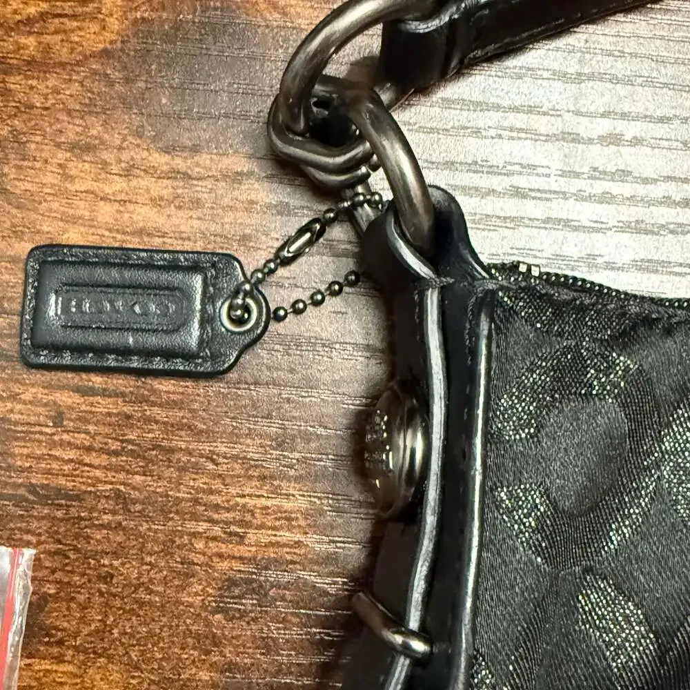 Coach - Picture 2 of 4